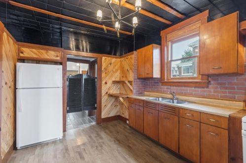 10 Amherst Ave, Pittsburgh PA 15229-1536 exterior