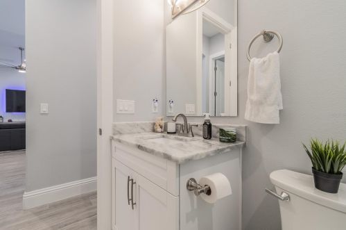 3502 Mcelroy Ave, Tampa FL 33611-3606 exterior