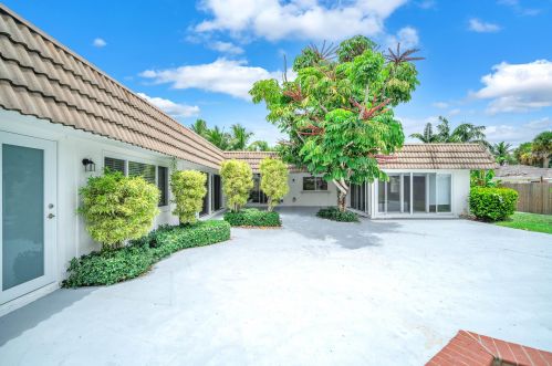 1424 13th Dr, Boca Raton, FL 33486-5369