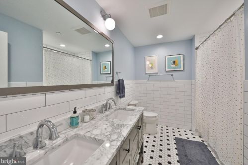 1427 Kater St, Philadelphia PA 19147-1851 exterior