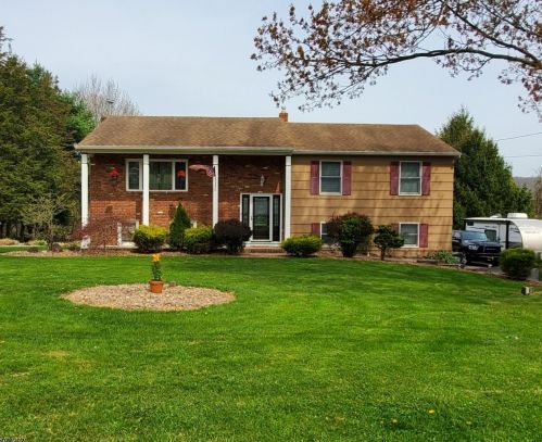 30 Slope Dr, Hackettstown, NJ 07840-4124