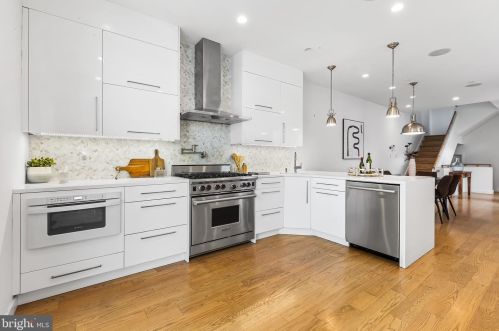 833 Bainbridge St, Philadelphia PA  19147-2009 exterior