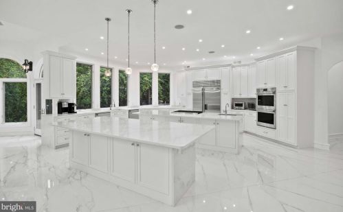 11705 Centurion Way, Rockville MD 20854-6419 exterior