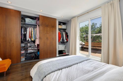 2220 Potomac Ave, Chicago IL 60651-1854 exterior