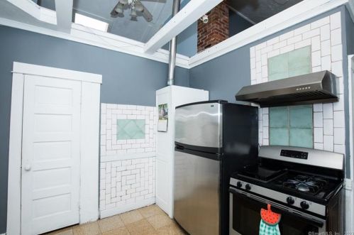 204 Broad St, Meriden CT 06450-6505 exterior