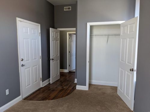 2923 Chippewa St, Saint Louis MO 63118-3639 exterior