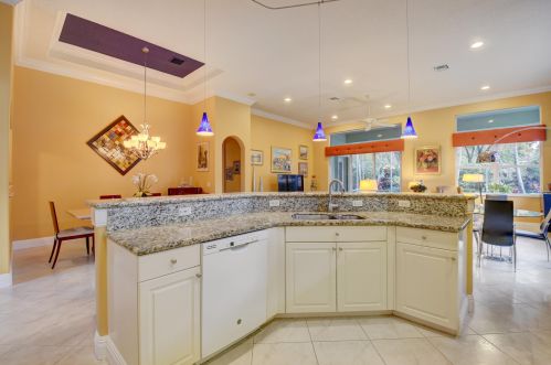 10054 Armani Dr, Boynton Beach FL 33437-3743 exterior