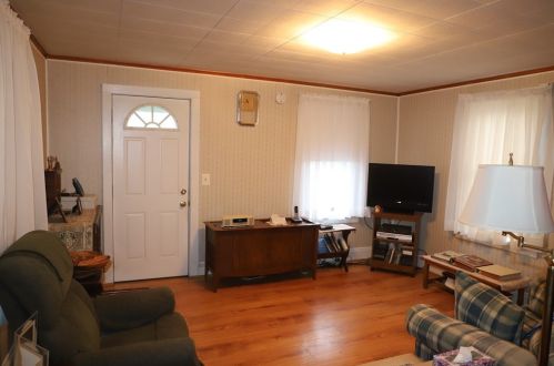 70 Amherst St, Chicopee MA 01013-1462 exterior