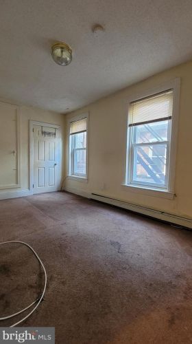 237 Spg St, Trenton NJ 08618-4836 exterior