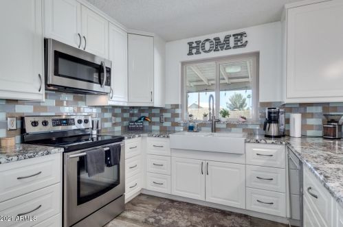 13229 40 St, Phoenix AZ 85018-1601 exterior