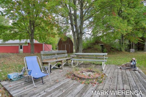 431 Mt Garfield Rd, Meskegon MI 49441-6000 exterior