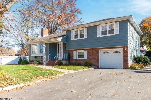4 Azalea Ct, Scotch Plains, NJ 07076-1801