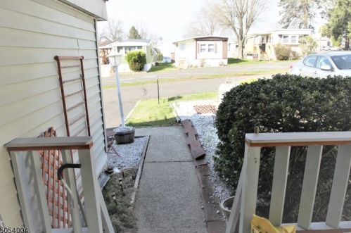 195 Main St, Chester NJ 07930-2453 exterior