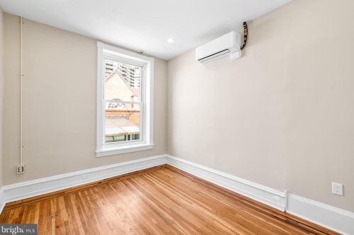 2311 Green St, Philadelphia PA 19130-3120 exterior