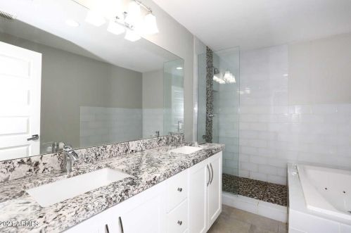 5711 12 Pl, Phoenix AZ 85014-5157 exterior