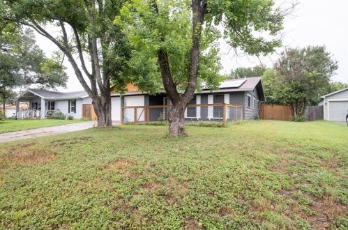 2021 Encino Cir, Austin TX  78723-5714 exterior