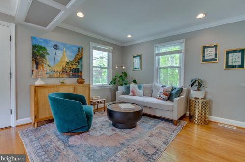 2813 Memorial St, Alexandria VA  22306-1743 exterior