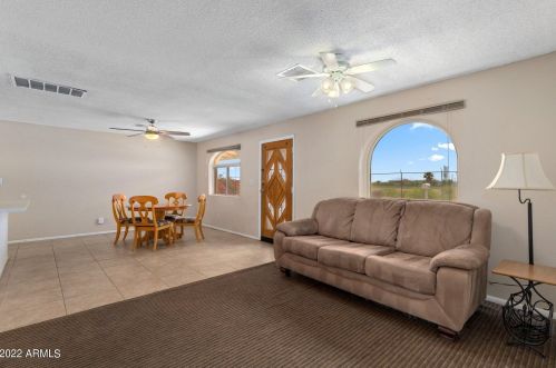 75 94th St, Chandler AZ  85224-6101 exterior