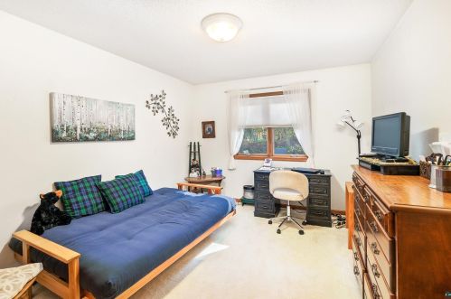 328 Hickory St, Duluth MN 55811-4899 exterior