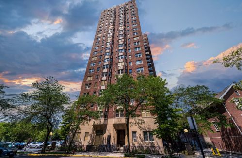 5000 Cornell Ave, Chicago IL 60615-3041 exterior