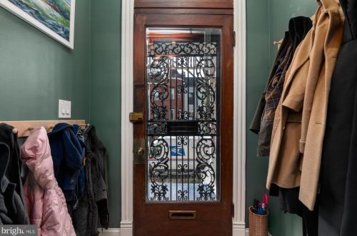 42 Quincy Pl, Washington DC 20001-1107 exterior