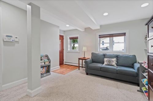 35 Wilson Ave, Valhalla NY 10595-2026 exterior