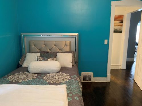 4923 Kamerling Ave, Chicago IL 60651-1812 exterior