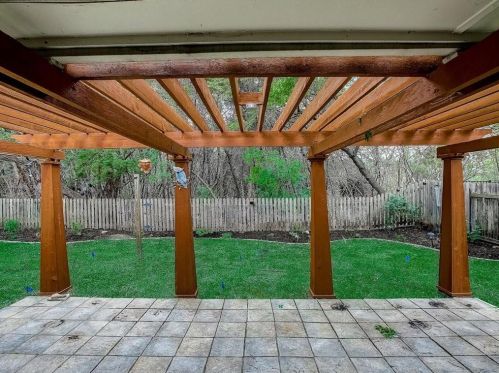 4520 Eagle Feather Dr, Austin TX 78735-6466 exterior