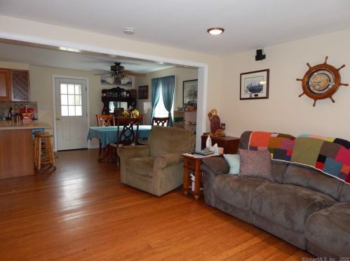 436 Babcock Hl Rd, Exeter CT 06249-1301 exterior