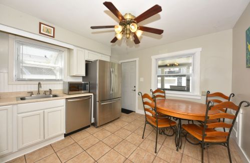 925 98, Milwaukee WI 53214-2634 exterior