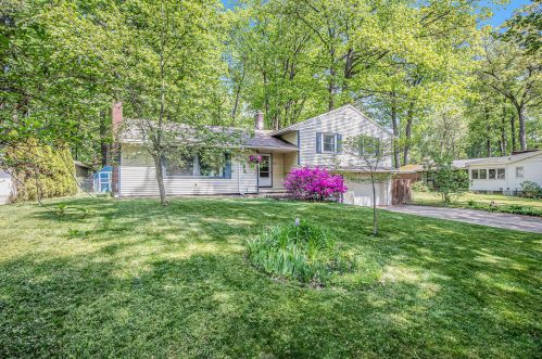 1511 Gee St, Sylvan Beach, MI 49461-1910