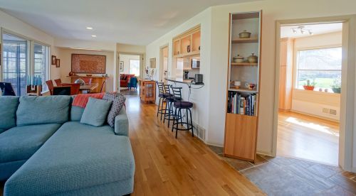 9355 Thrush Ln, Milwaukee WI 53217-1375 exterior