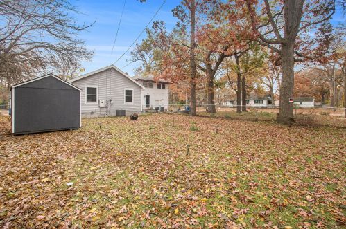 2441 Reynolds St, Meskegon MI  49444-1565 exterior