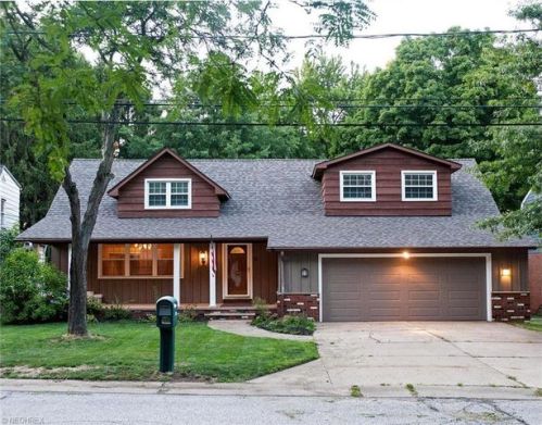 7135 Kleber Ct, Cleveland OH  44131-1522 exterior