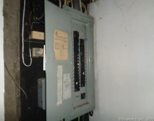 327 Scott Swamp Rd, Farmington CT 06032-3415 exterior