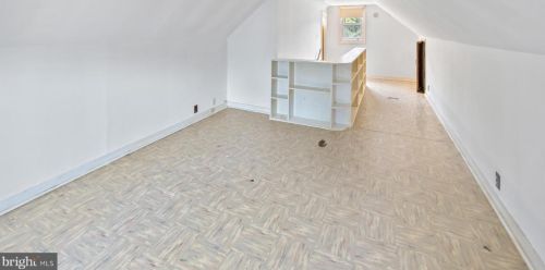 5 Fogarty Dr, Trenton NJ 08619-4320 exterior