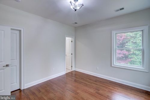 293 Riverside Dr, Princeton NJ 08540-4017 exterior