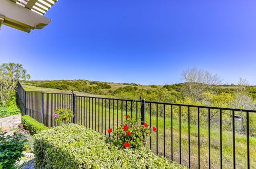 4054 Borders Dr, Folsom CA 95762-5415 exterior