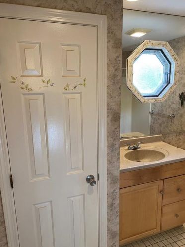 28 Primrose Ln, Providence RI  02919-2800 exterior