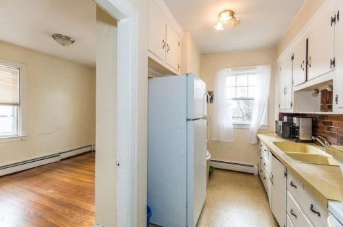 1884 Smith St, Providence RI 02911-2944 exterior