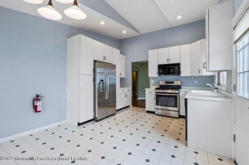 313 Devon St, Lakehurst NJ 08759-4636 exterior