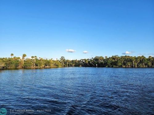 117 Sagamore Ter, Fort Pierce FL 34983-1262 exterior