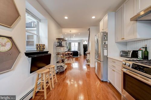 1930 Juniper St, Philadelphia PA 19148-2218 exterior