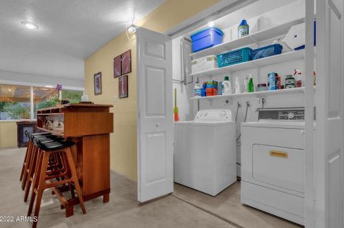 8051 14 Ave, Phoenix AZ 85023-2585 exterior