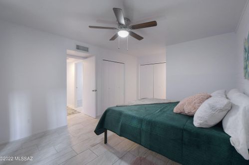 1002 Kolb Rd, Tucson AZ  85710-4963 exterior