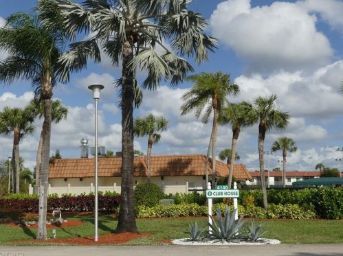 4345 27th Ct, Naples FL 34116-7977 exterior