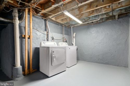 2430 Federal St, Philadelphia PA 19146-3914 exterior