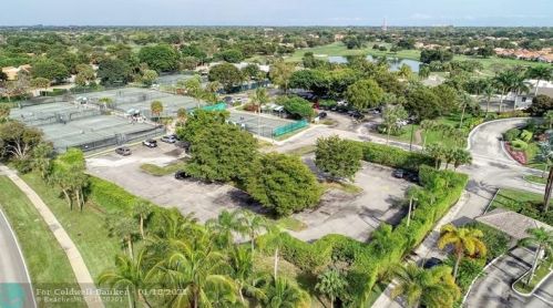 11682 Briarwood Cir, Boynton Beach FL 33437-1909 exterior