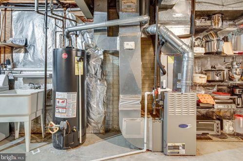 6263 Gentle Ln, Alexandria VA 22310-2260 exterior