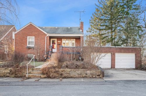 3810 Hoosac St, Pittsburgh, PA 15207-1056